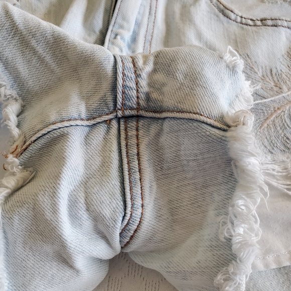 America Eagle Jean‎ Shorts Women 6 Hi Rise Festival Frayed Hem Raw Distress Palm - Picture 10 of 16